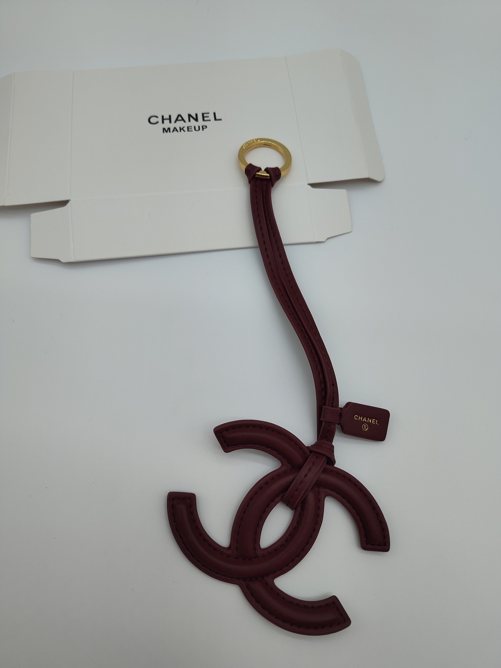 CHANEL Makeup Bordeaux Lambskin CC Key Holder Bag Charm Made in Italy VIP NIB